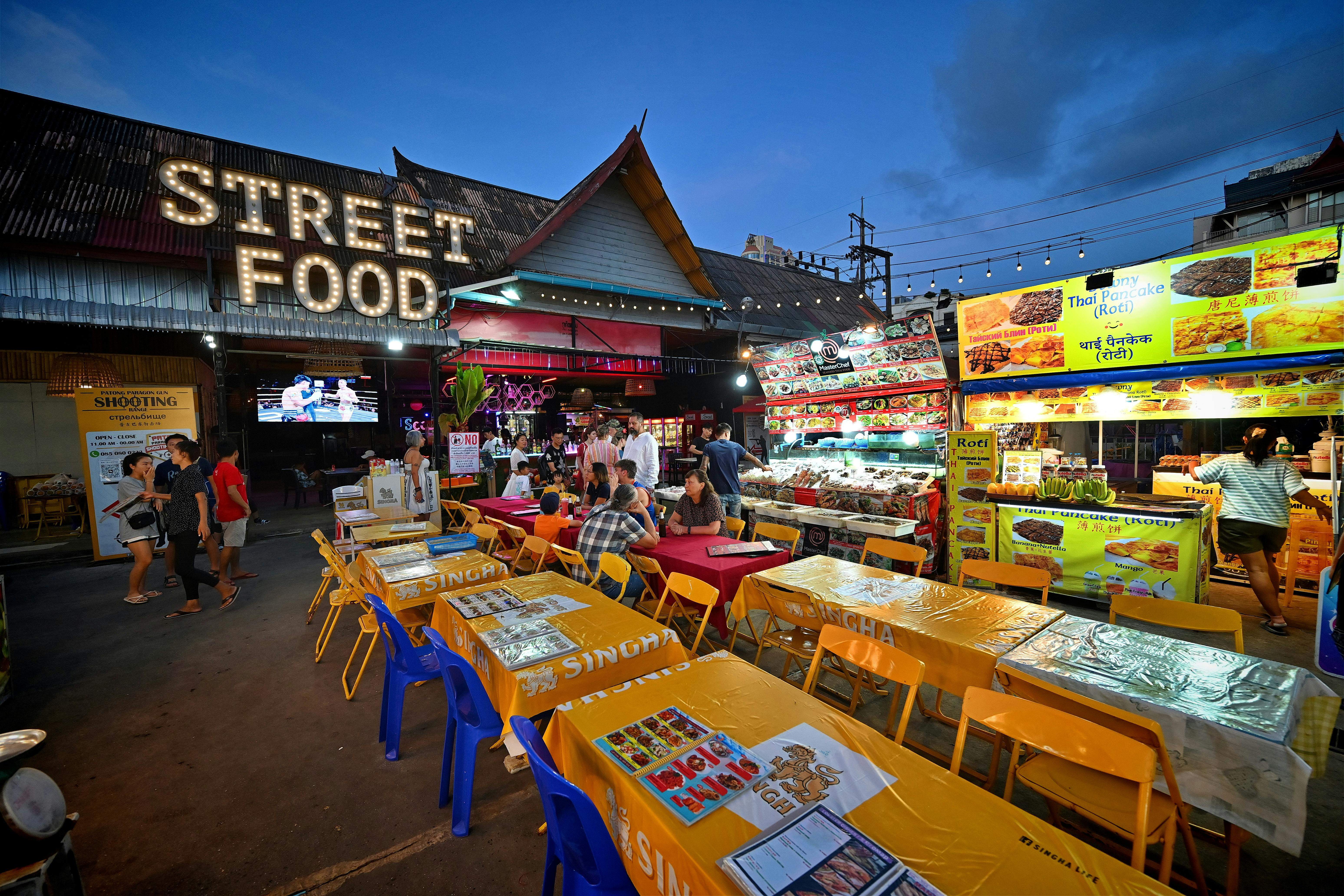 Street food Thailand Foto von French Sweetie: https://www.pexels.com/de-de/foto/menschen-nacht-ecke-stadtisch-24971584/